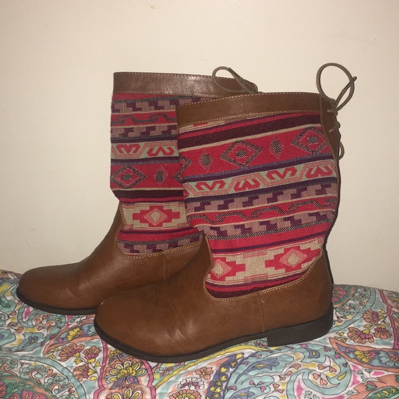 Rue 21 boots - Picture 1 of 6